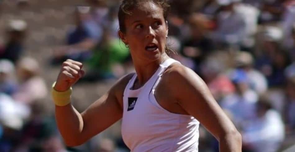 Kasatkina vai à 1ª semi de Slam, em Roland Garros