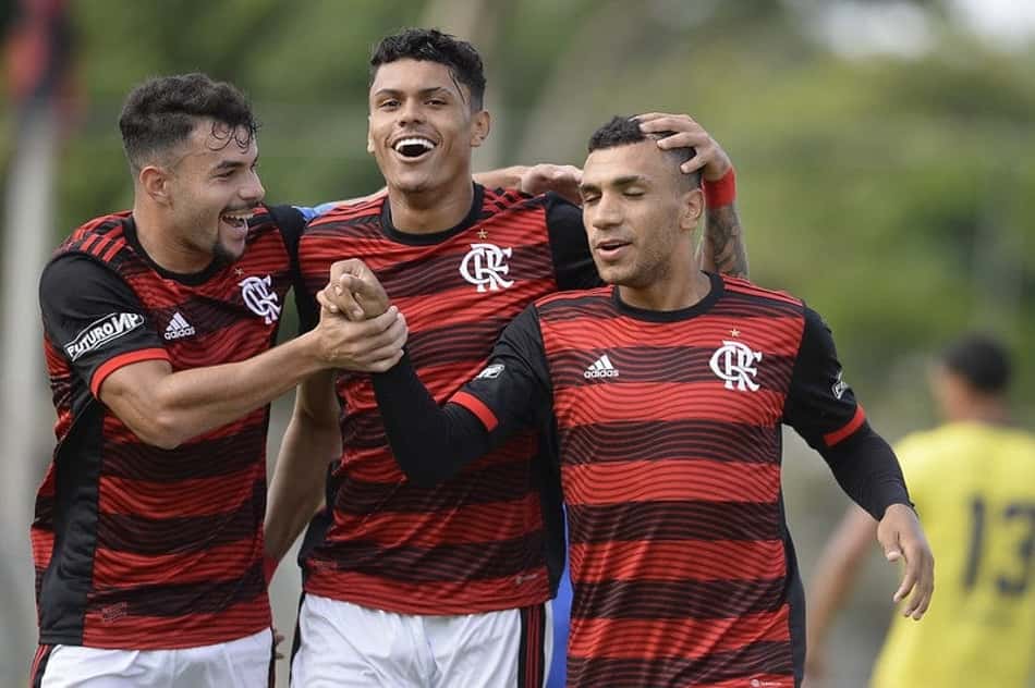 Flamengo marca cinco gols, vence o Madureira e avança no Carioca Sub-20