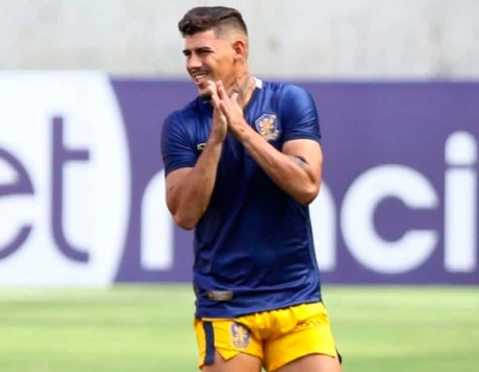 Puskas, é você? Lateral-esquerdo do Retrô faz gol antológico na Série D