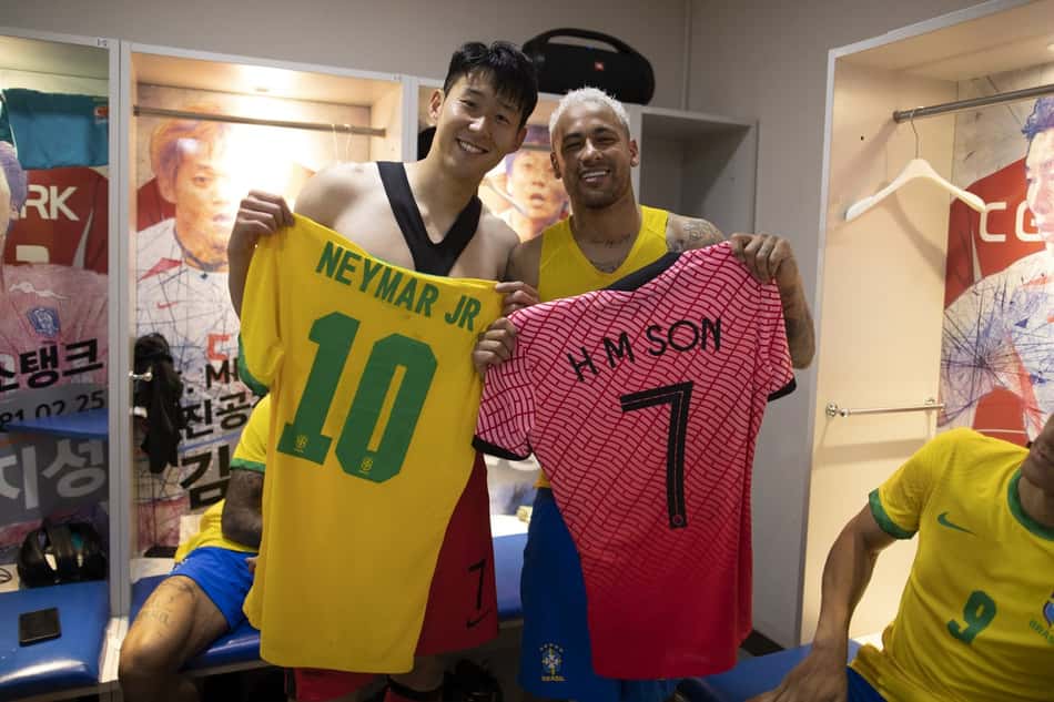 Neymar e Son trocam camisas após goleada da Seleção sobre a Coreia do Sul