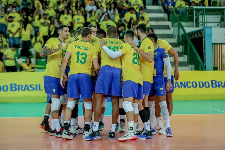 Sem quatro titulares, Seleção masculina de vôlei perde amistoso para o Japão