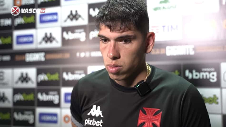 Palacios explica choro após bola na trave em Vasco x Grêmio: 'Era uma ocasião importante'