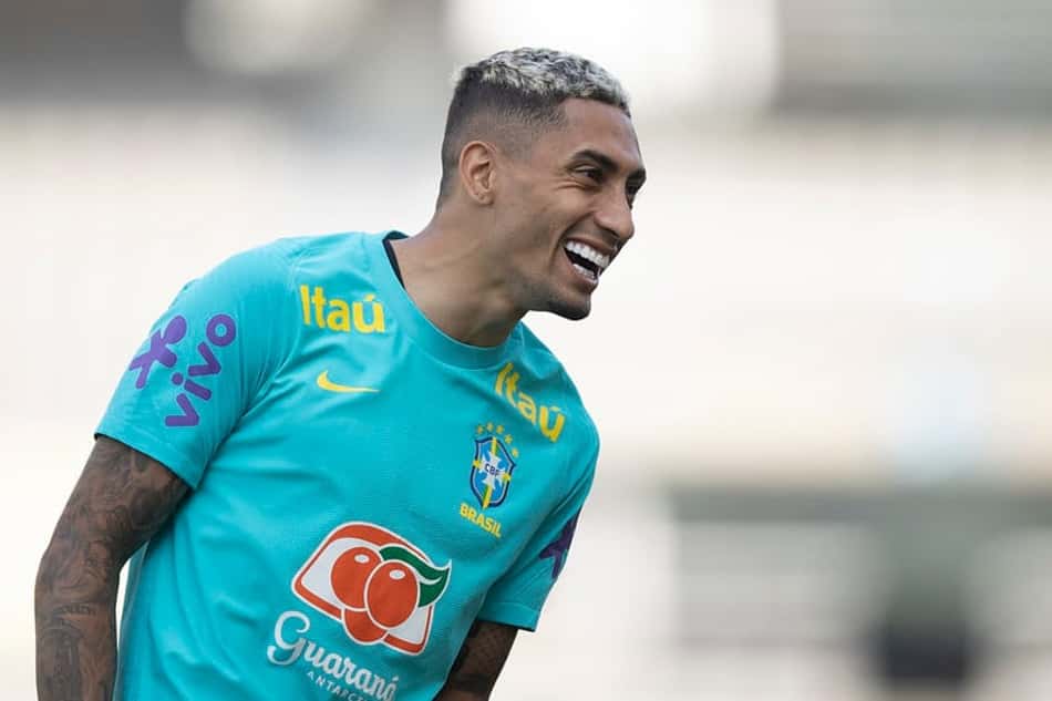 Raphinha se esquiva sobre futuro e fala do entrosamento com Neymar, Vini Jr e Paquetá na Seleção