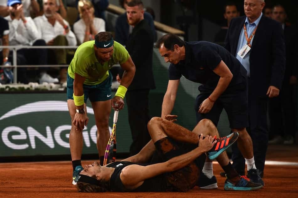 'Rompi vários ligamentos', diz Alexander Zverev sobre lesão sofrida em duelo contra Rafael Nadal