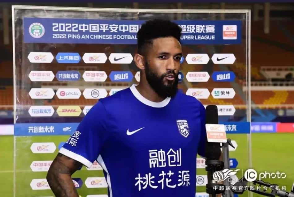 Ex-Cruzeiro, zagueiro brilha e estreia com gol no Campeonato Chinês