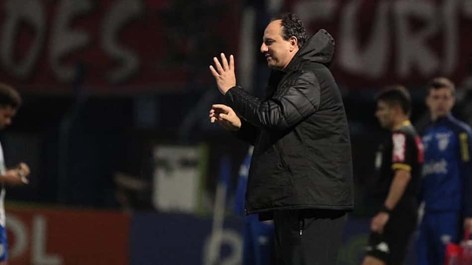 Irritado, Rogério Ceni avalia desempenho do São Paulo em empate com o Avaí: 'Foi péssimo'