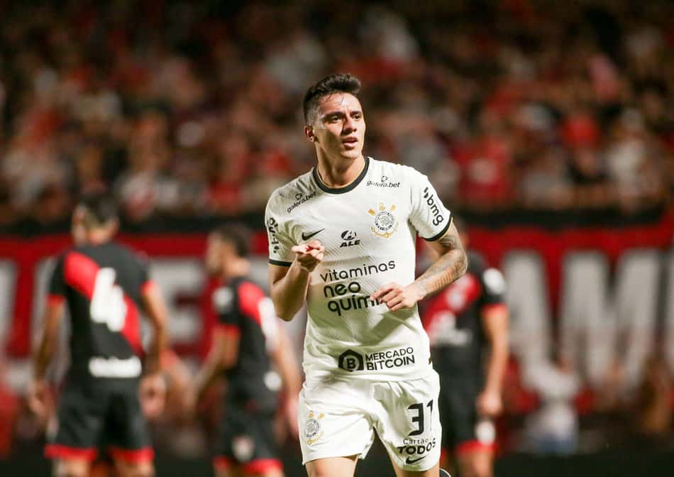 Polivalente, Mantuan vem se destacando no Corinthians: 'Estou aqui para ajudar'