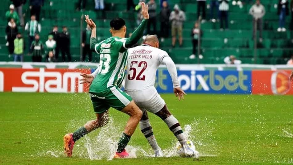 Eduardo Baptista minimiza reclamações e 'provoca' o Fluminense após vitória do Juventude