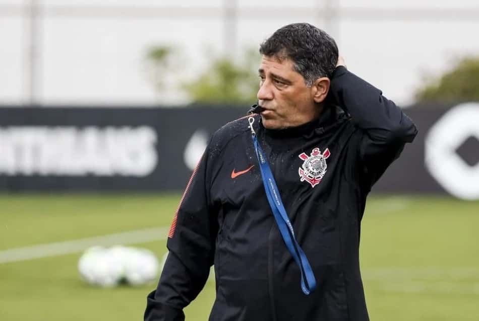 Gerente de futebol confirma auxiliar Emílio Faro como técnico do Vasco para duelo contra o Náutico