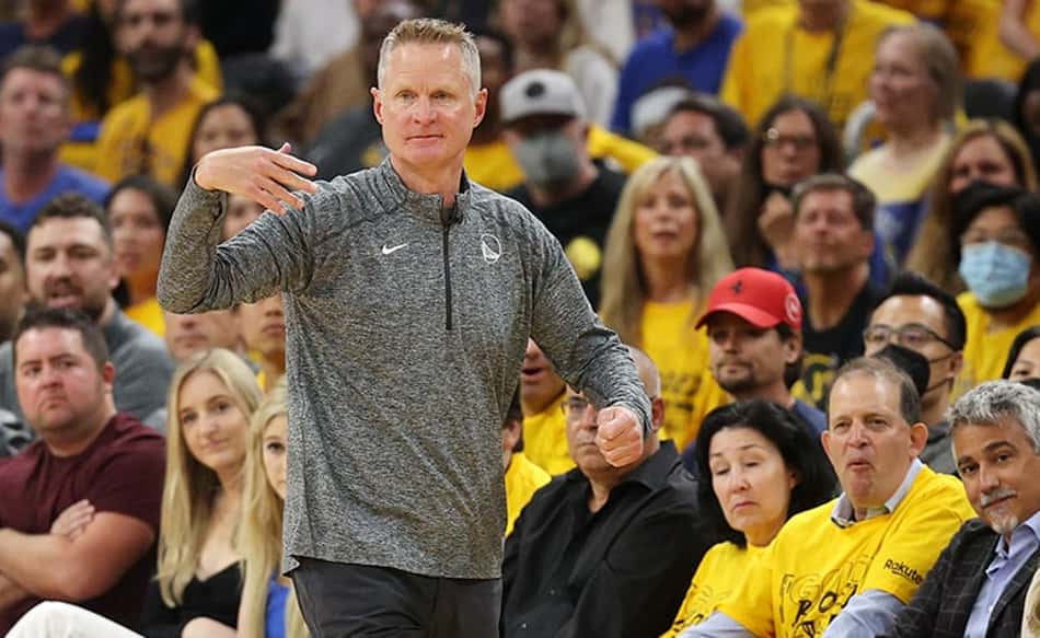 Steve Kerr elogia intensidade dos Warriors e se derrete por Curry: 'O cara é incrível'