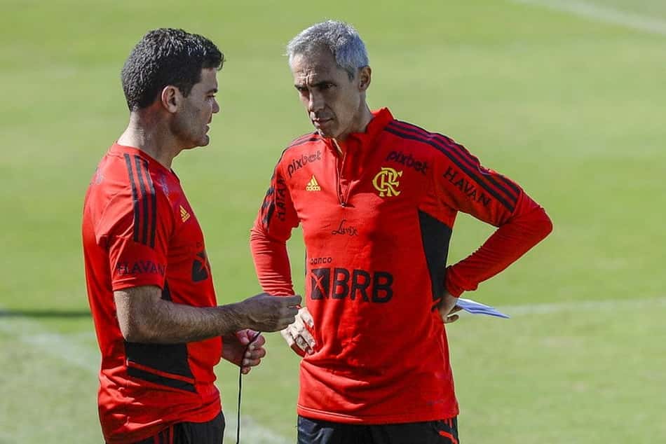 Paulo Sousa comanda atividade do Flamengo visando o jogo contra o Bragantino