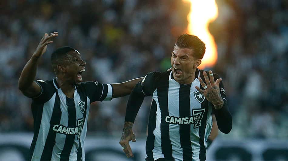 Contra possível perda de confiança da torcida, Luis Castro defende a 'dignidade' dos jogadores do Botafogo