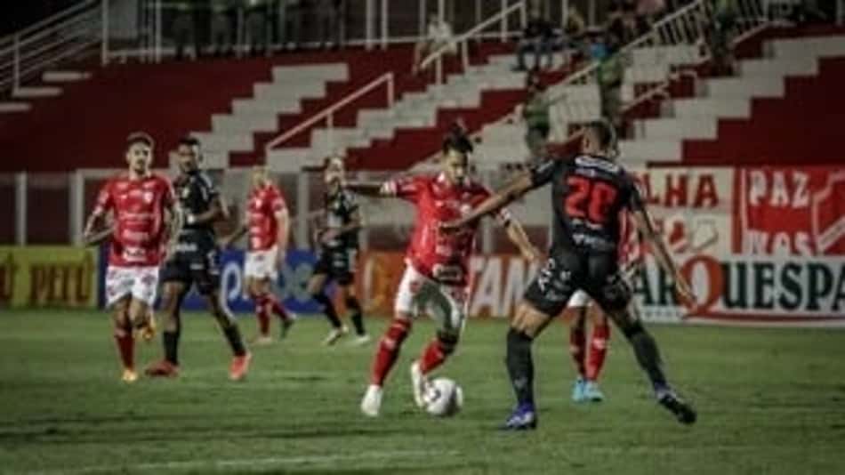 Em duelo de ameaçados pelo Z4, Brusque vence Vila Nova na Série B