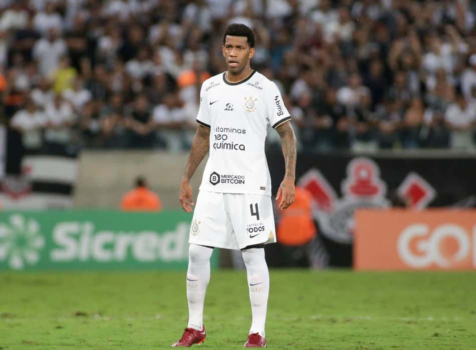 Cuiabá x Corinthians: em súmula, árbitro relata sinalizadores na torcida visitante