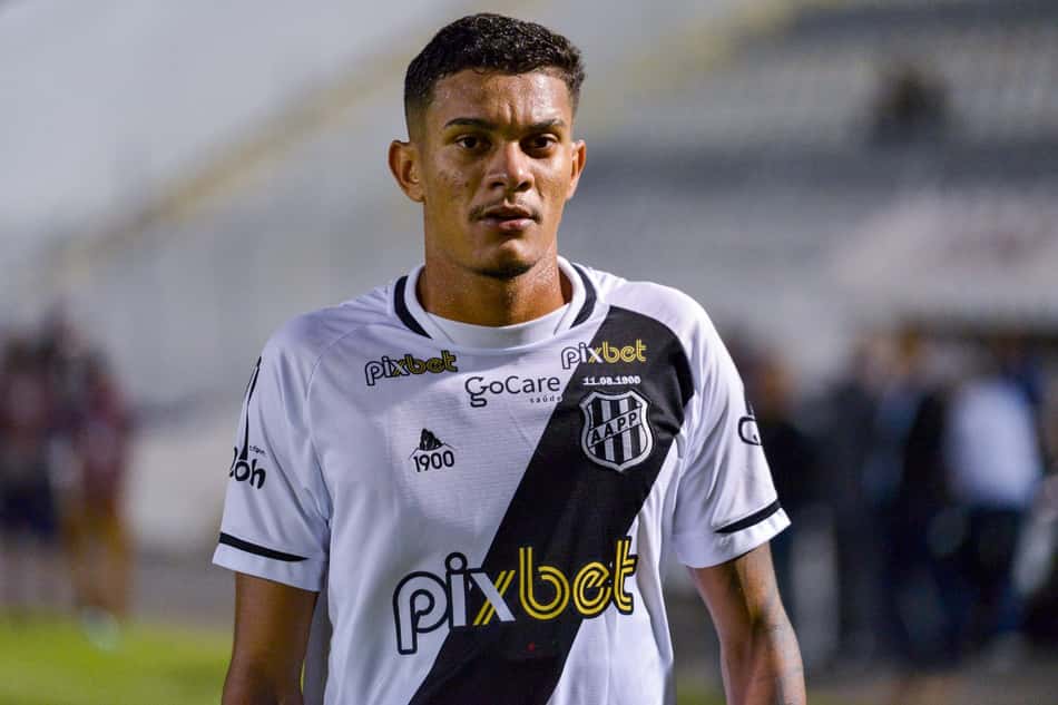 Zagueiro Thiago Oliveira exalta vitória da Ponte Preta como visitante