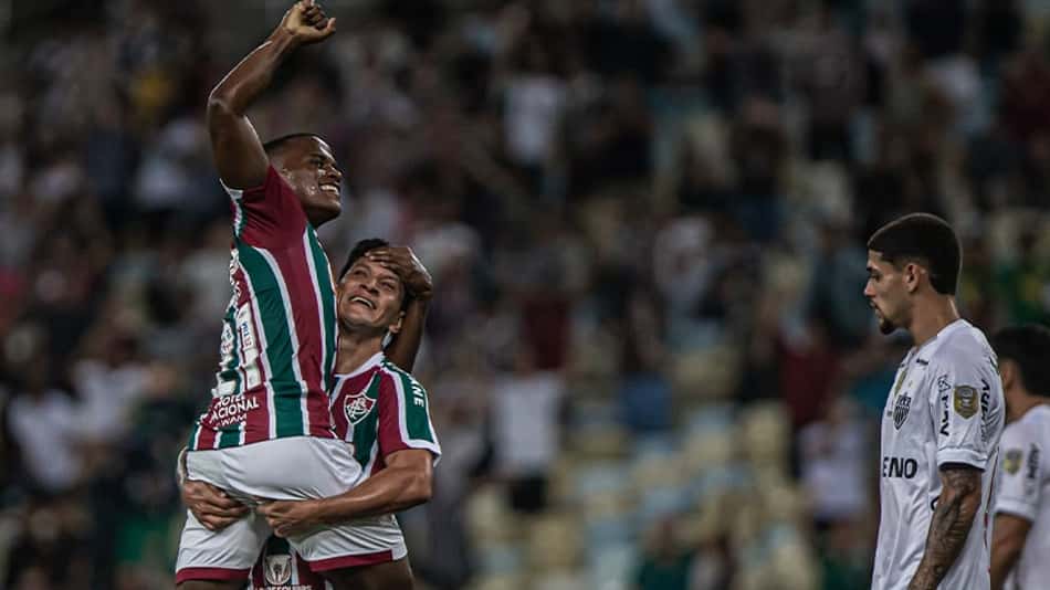 Fluminense vence em jogo de oito gols e impede Atlético-MG de assumir a liderança do Brasileirão