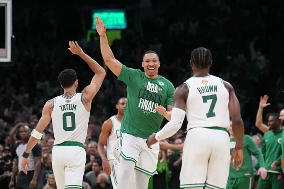 Celtics domina quarto período, bate Warriors e abre vantagem nas finais da NBA