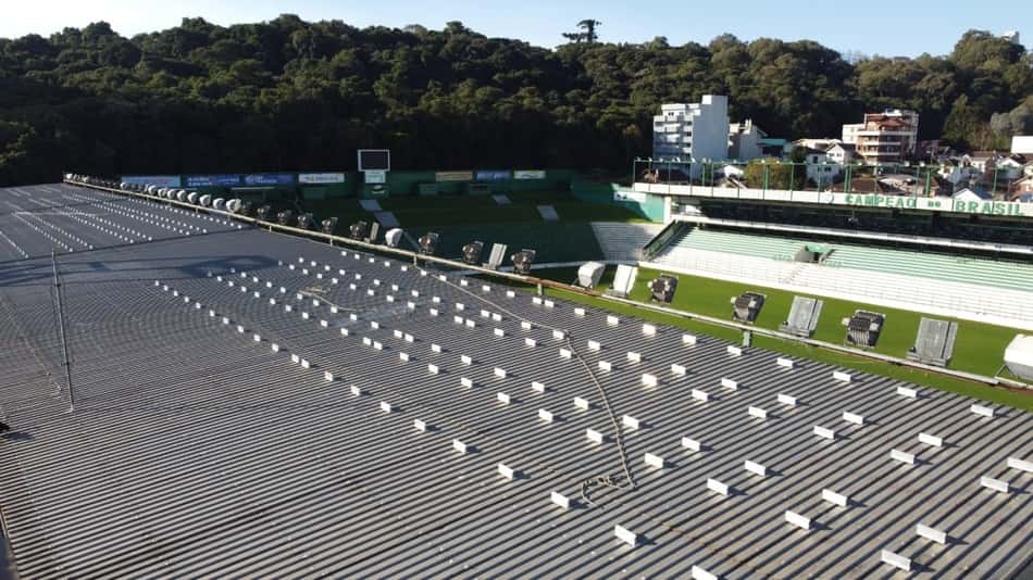 Juventude inicia instalação de gerador solar fotovoltaico