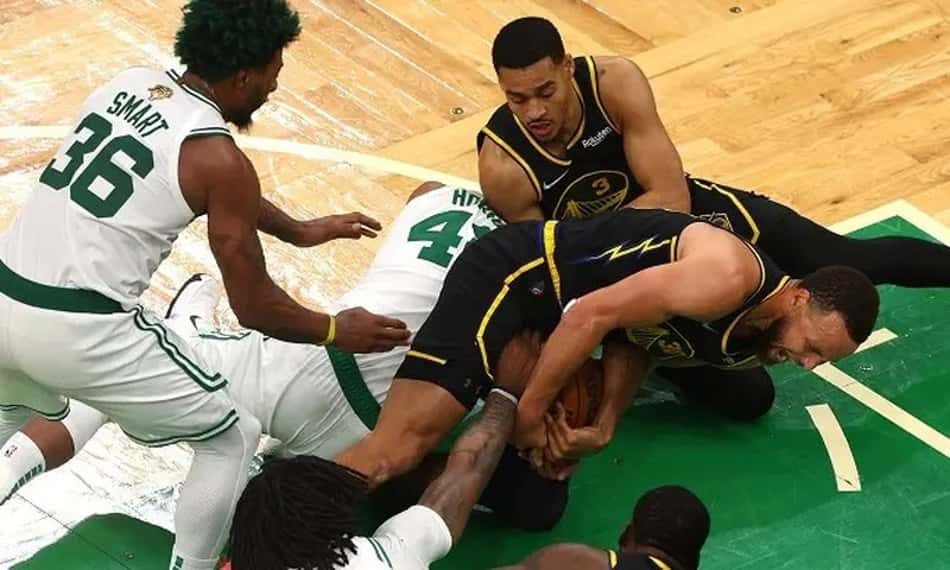 Horford defende-se de acusação de "jogo sujo" contra Curry