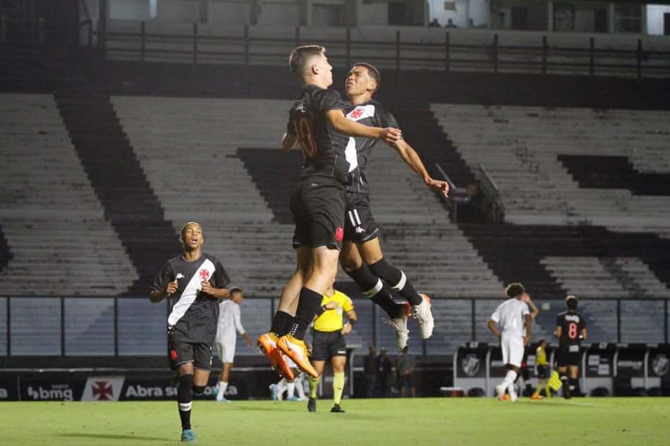 Vasco vence Bahia em casa e vai à final da Copa do Brasil sub-17