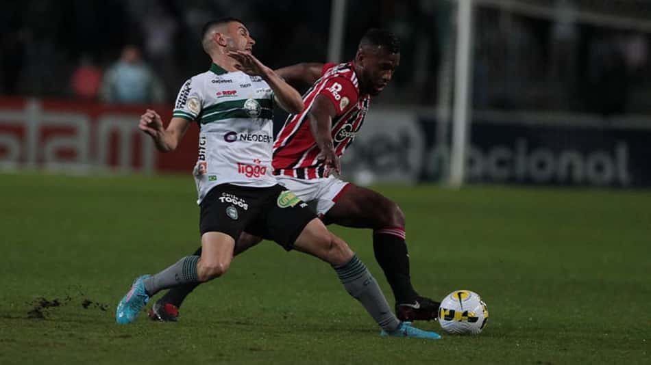 ANÁLISE: São Paulo sofre com 'sina do segundo tempo' e fica com sinal de alerta ligado