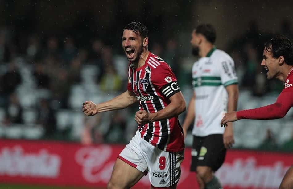 Calleri busca idolatria no São Paulo e fala sobre erro na Europa: 'Quero que daqui a 30 anos lembrem de mim'