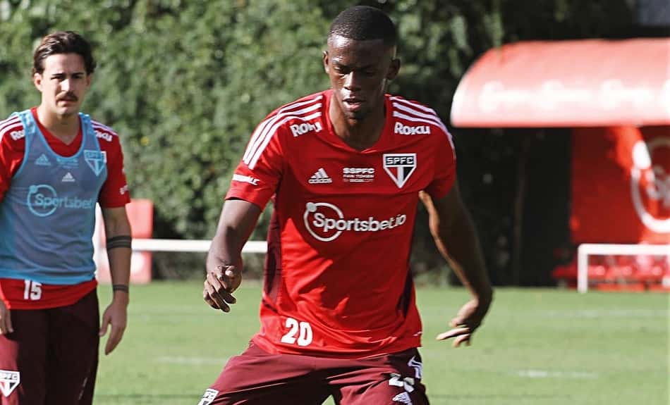 Andrés Colorado treina normalmente com o elenco na reapresentação do São Paulo