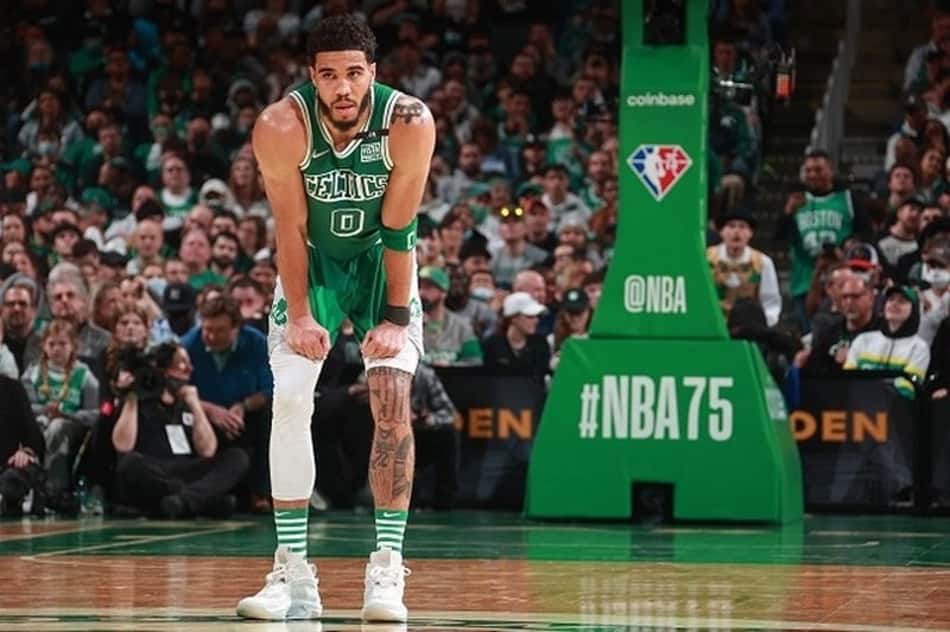 Questionado sobre erros de ataque, Tatum rebate: "não fazemos por querer"