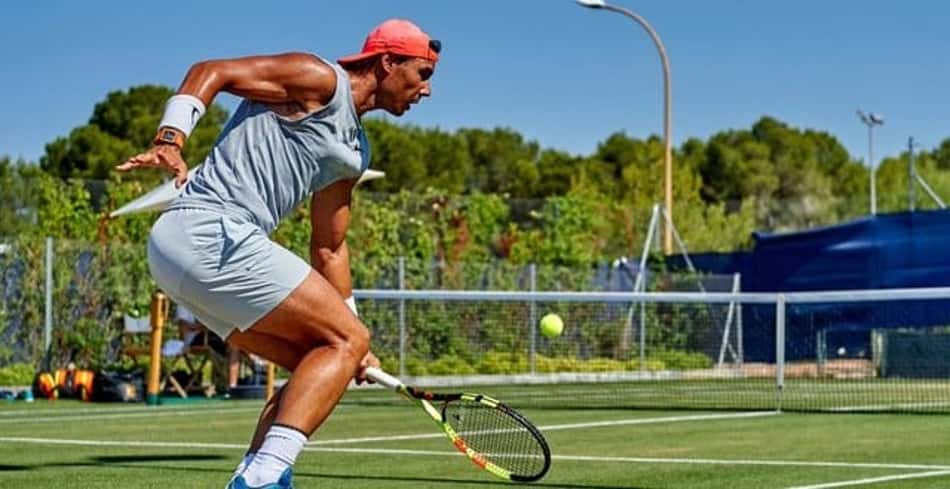 Nadal volta aos treinos com portões fechados