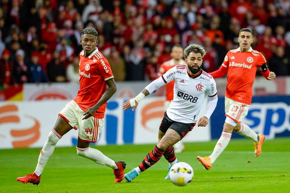 Flamengo informa que Gabigol sofreu fratura no dente contra o Internacional; veja a imagem