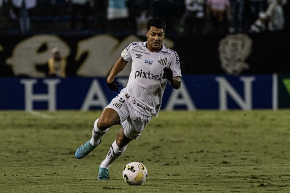 Marcos Leonardo lamenta gol sofrido pelo Santos e alerta para sequência no Brasileirão