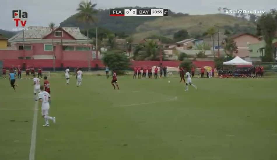 Time sub-20 do Flamengo e equipe de garotos do Bayern de Munique empatam sem gols em jogo amistoso