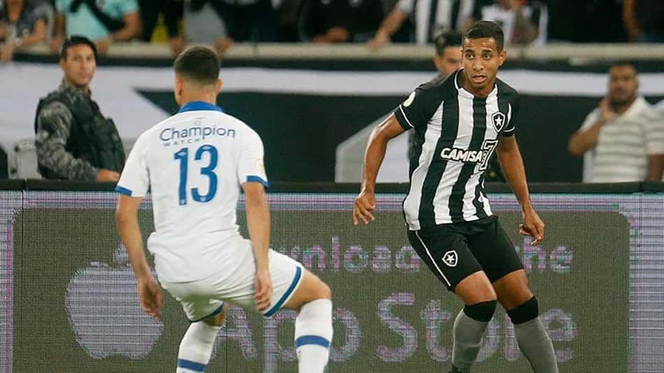 Botafogo volta ao Z4 do Brasileirão após mais de 400 dias
