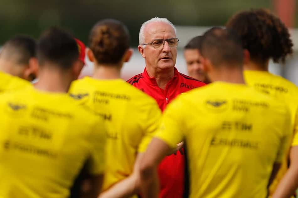 Na expectativa por reforços, Flamengo terá retornos e elenco encorpado para sequência decisiva