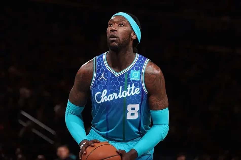 Montrezl Harrell é acusado por tráfico de droga
