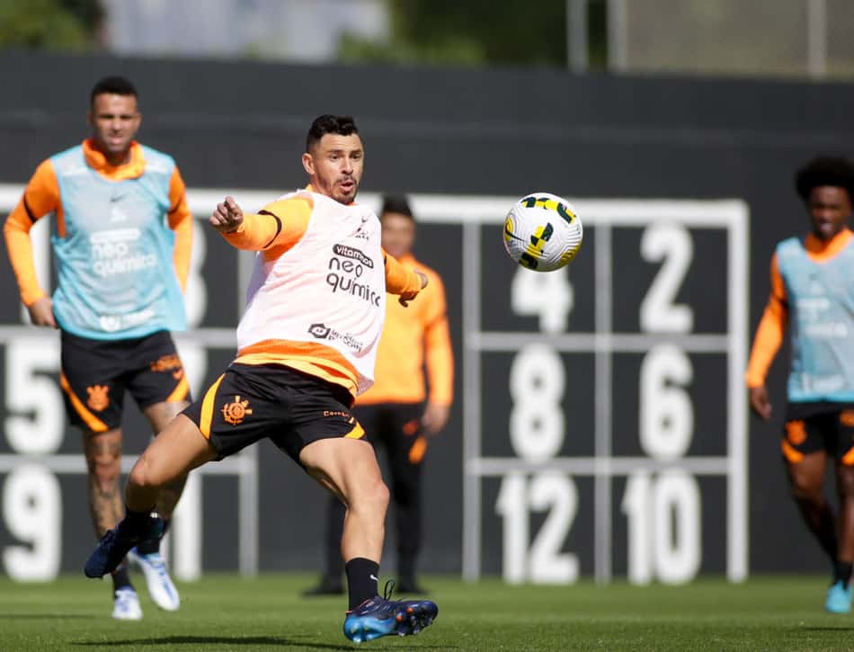 A pedido de Vítor Pereira, Corinthians não divulgará mais lista de relacionados