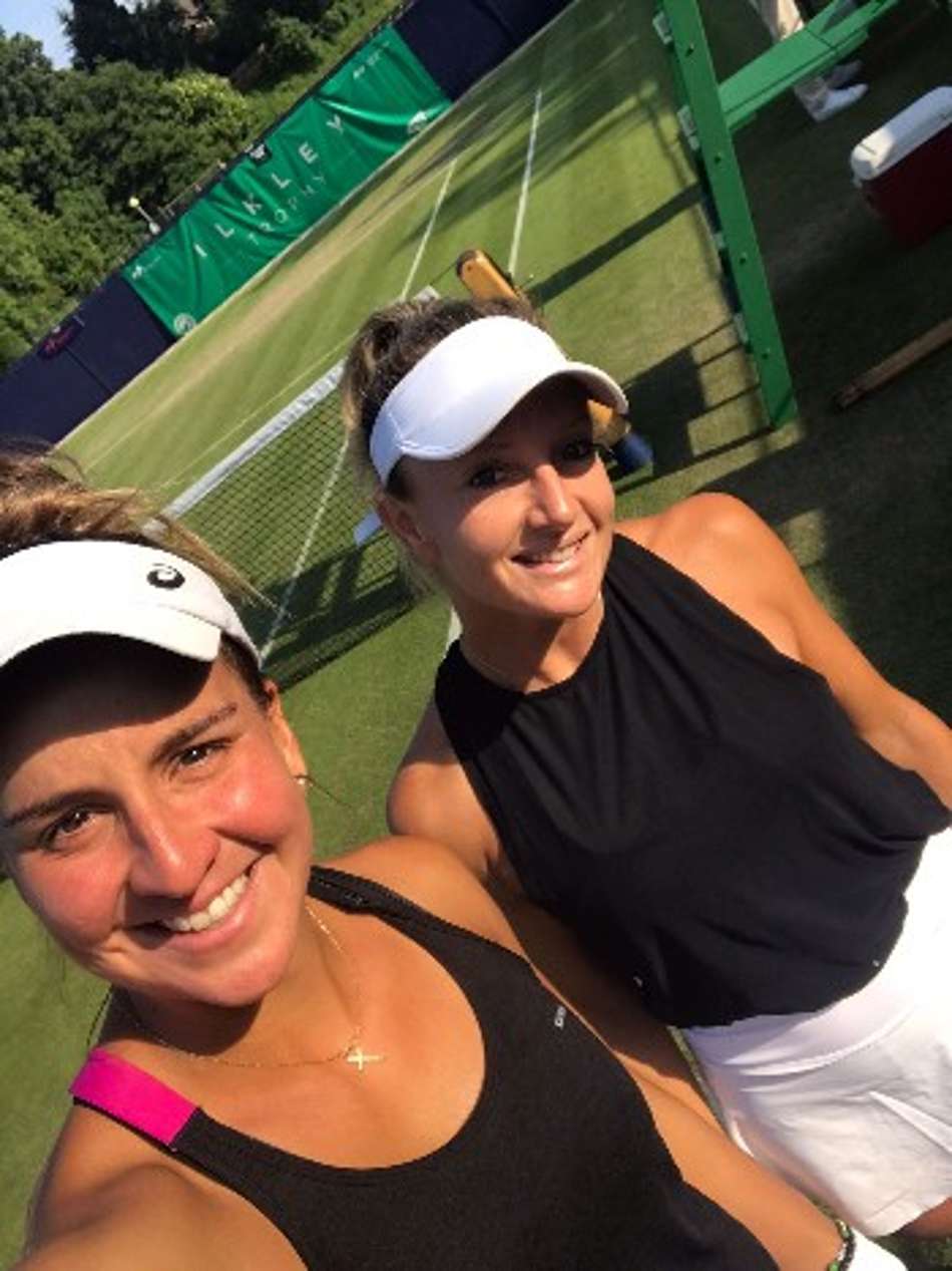 Ingrid Martins vai às quartas de duplas em Ilkley, na Inglaterra