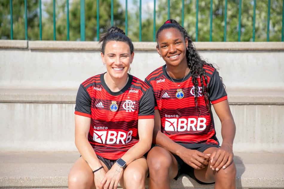 Flamengo anuncia as contratações de Jucinara e Daiane, que estavam no futebol espanhol