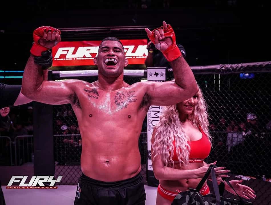 Faixa-preta de Jiu-Jitsu e embalado no MMA, Ricardo Evangelista mira chance no UFC