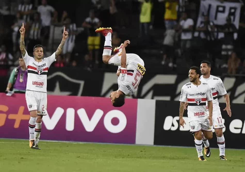 São Paulo retorna ao palco onde viveu virada heroica sobre o Botafogo em 2017