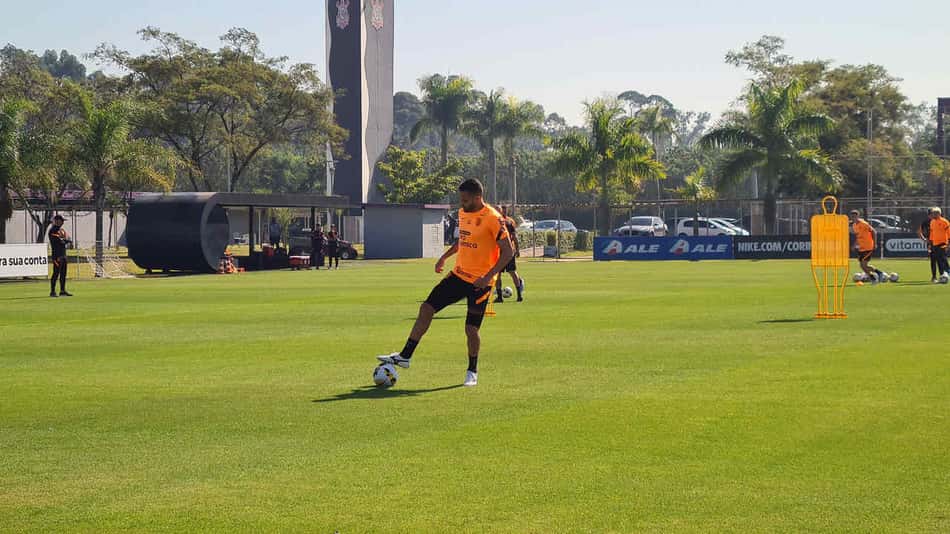 Corinthians se reapresenta e inicia preparação para encarar o Goiás no Brasileirão