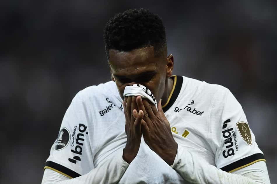 Corinthians e Jô são condenados a pagar R$ 13 milhões a clube japonês