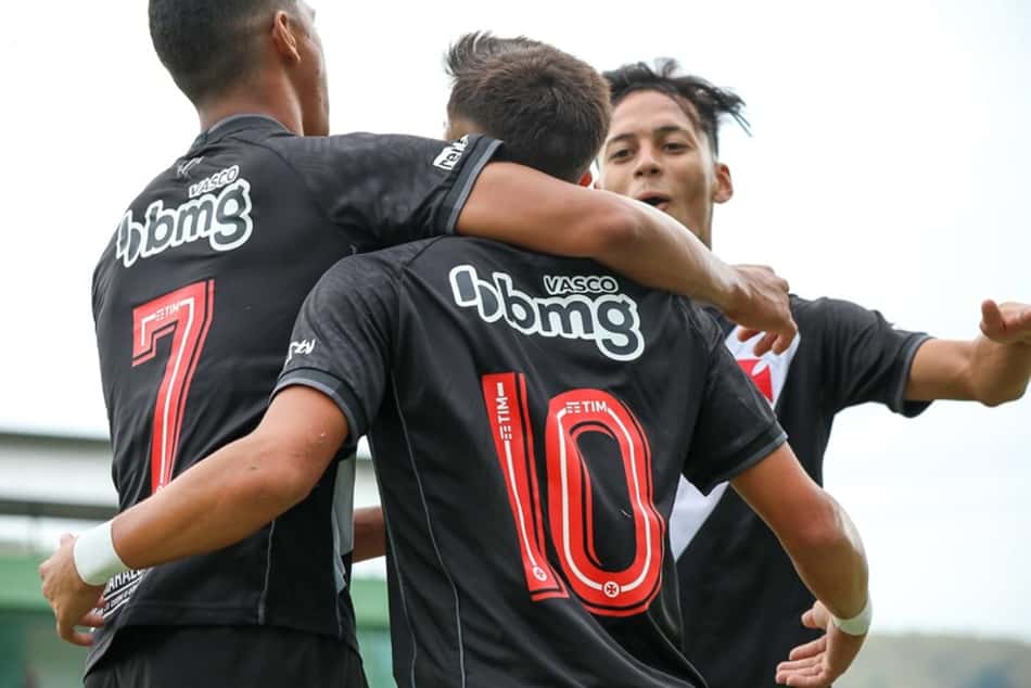 Sub-20: Vasco vence o Santos e segue líder do Grupo B do Brasileirão