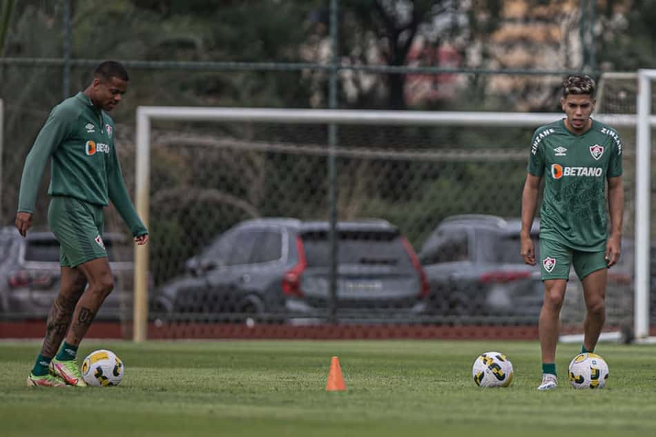 Fluminense encara o Avaí com mudanças na escalação, histórico ruim e pressão em sequência no Rio