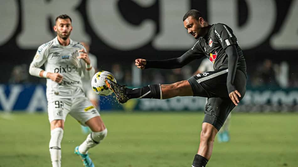 Santos abre 2 a 0, mas Red Bull Bragantino reage e confronto termina empatado na Vila Belmiro