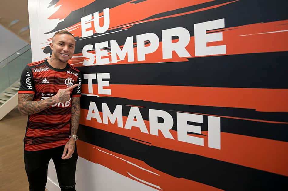Cebolinha vive expectativa de jogar com companheiros de Seleção no Flamengo: 'Prazer de jogar com eles'