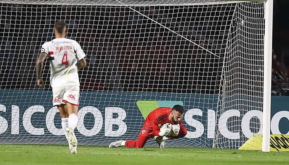 Jandrei fala sobre confiança da torcida do São Paulo após derrota: 'Precisamos nos recompor'