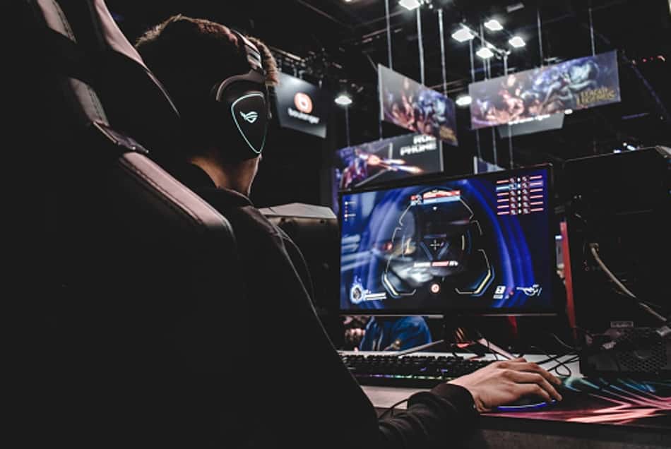 eSports seguem avançando: há espaço para brigar com o futebol?