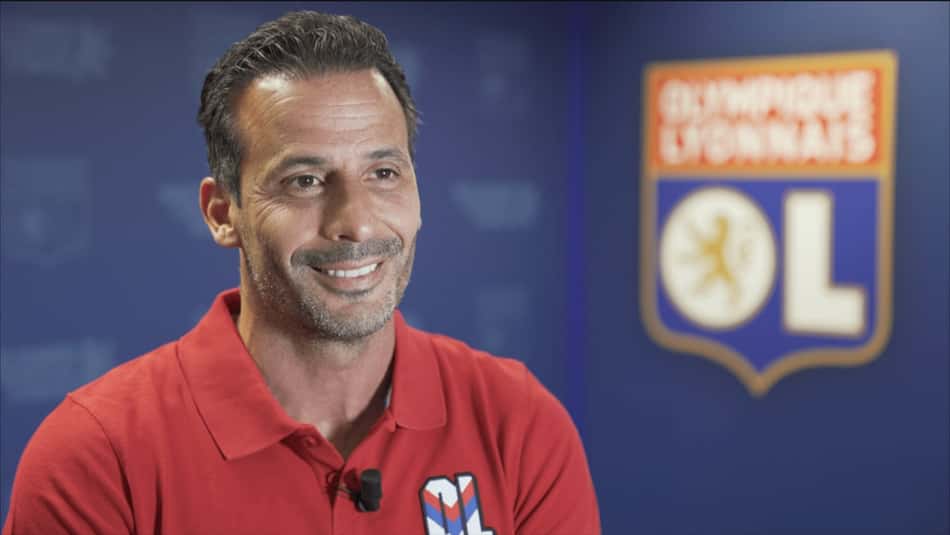 Após John Textor comprar Lyon, clube francês anuncia ex-Barcelona