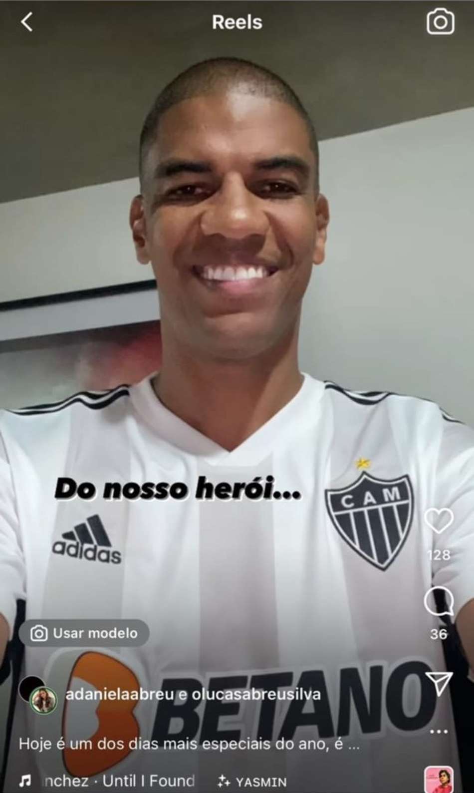 Leonardo Silva mostra nova camisa do Atlético-MG em rede social